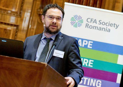 Analiștii CFA România anticipează o depreciere a leului și o scădere a inflației în următoarele 12 luni